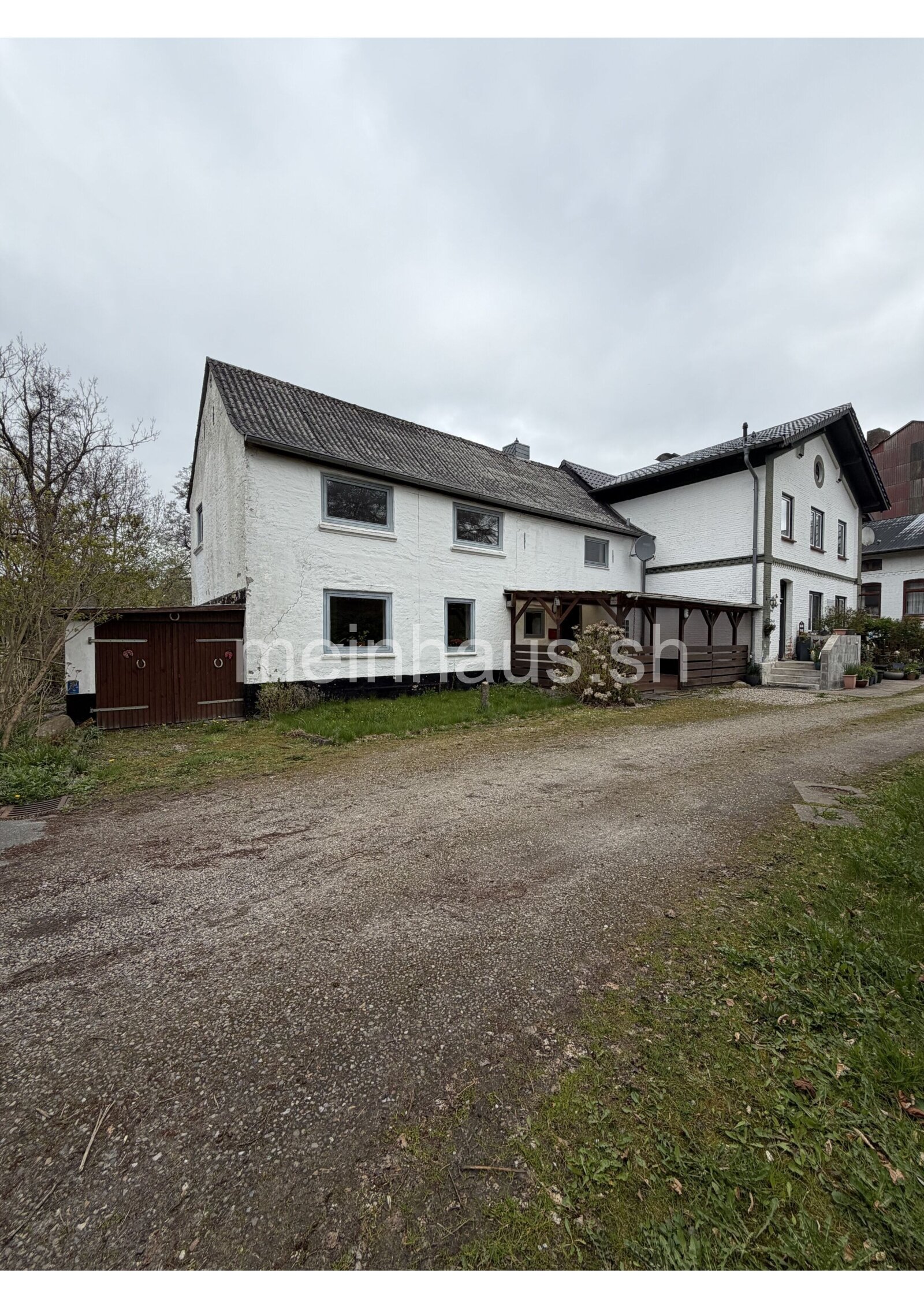 Sanierungsbedürftiges Einfamilienhaus in idyllischer Wasserlage an der Treene Sanierungsbedürftiges Einfamilienhaus in idyllischer Wasserlage an der Treene